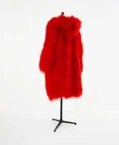 Abrigo de Pelo rojo. Women's red fur coat