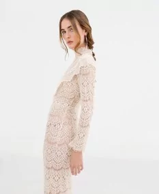 Side view of the Cálibe Boho Long Dress.