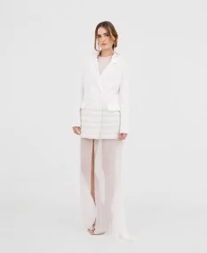 Conjunto blanco de mujer con chaqueta mini vestido y falda de tul abajo