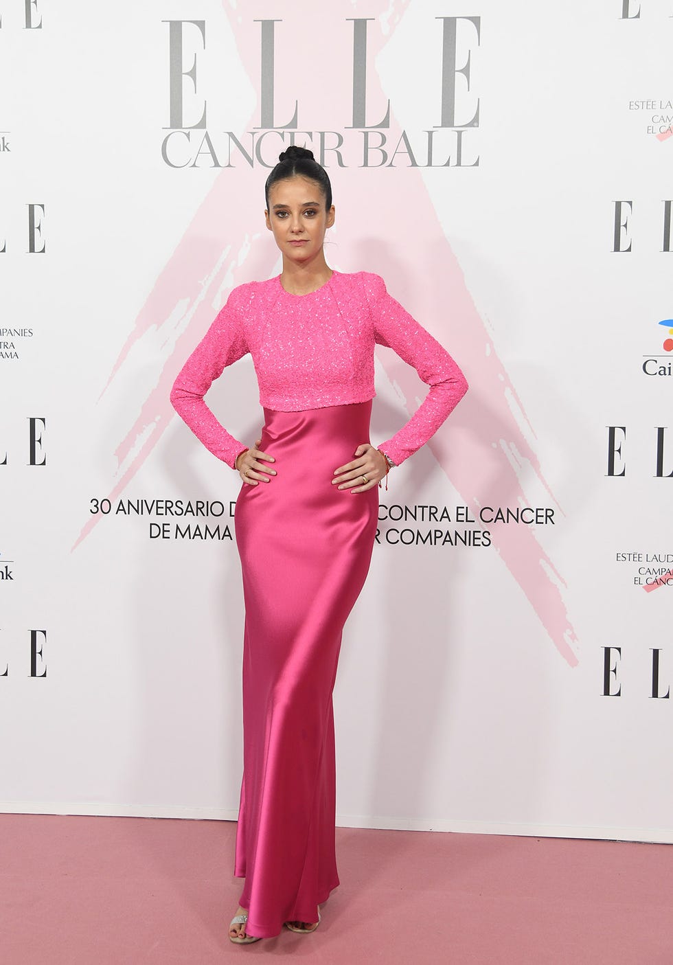 Victoria Federica con vestido rosa de lentejuelas tailor made